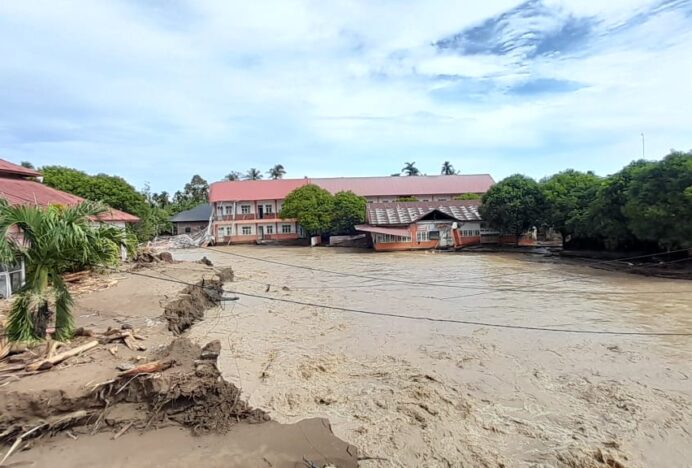 Banjir Parah Terjang Meureudu, SIT An-Nur Pidie Jaya Rusak Berat