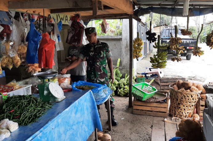 Pastikan Kondisi Pasar Kondusif, Kopka Nasrizal Monitoring Harga Sembako