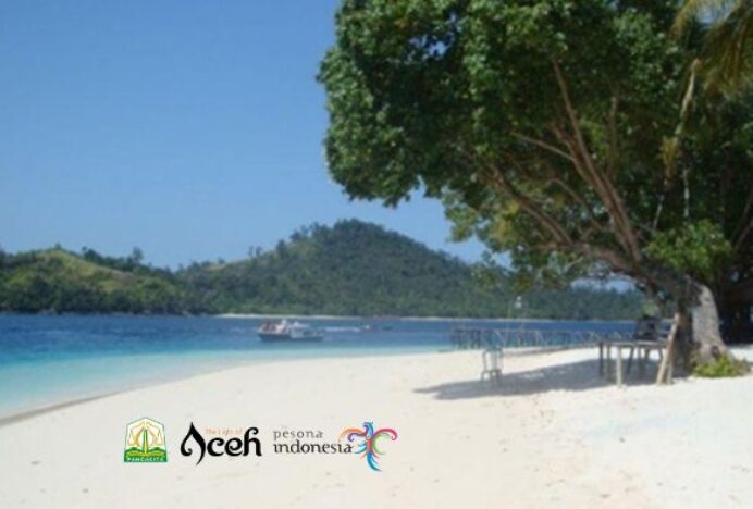 Singgah ke Objek Wisata Pantai Kuala Geulumpang, Hamparan Pasir Putih Lepas Kepenatan