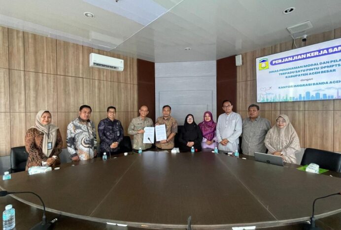 DPMPTSP Aceh Besar dan Imigrasi Sepakati Perpanjangan PKS Layanan Paspor di MPP