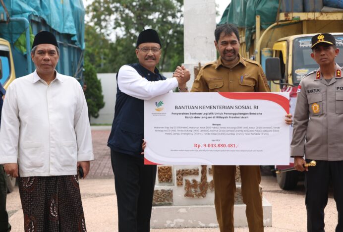 Gubernur Mualem Terima Bantuan Logistik Kemensos Rp 9 Miliar untuk Penanganan Banjir dan Longsor Aceh