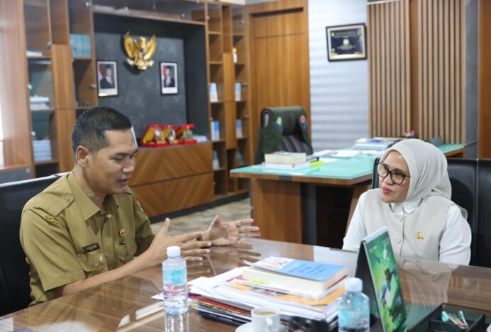 Sekda Aceh Sambut Bantuan Pemko Palu untuk Korban Banjir Aceh