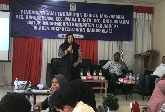 Kepala Bappeda Aceh Besar Berikan Pendampingan Penginputan Usulan Masyarakat