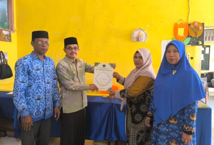 Kasubbag TU Kemenag Aceh Timur Hadiri Sertijab Kepala Madrasah di Tiga Lokasi