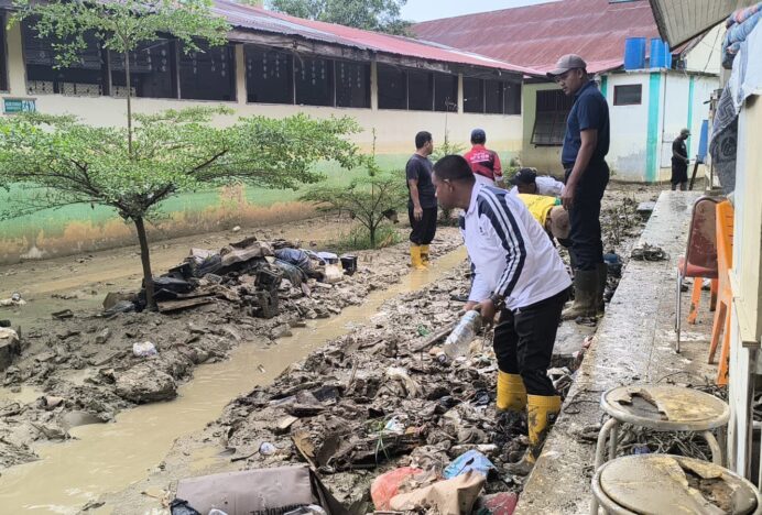 Sinergi Relawan Kemenag Pulihkan Madrasah Terdampak Banjir di Aceh Timur