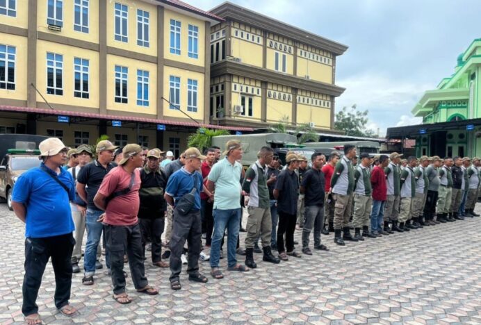 Satpol PP dan WH Aceh Lepas 180 Relawan ASN Menuju Aceh Tamiang