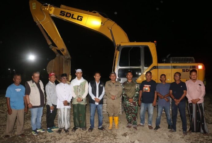 PT WU Mix Bantu Alat Berat dan Dump Truck untuk Pemulihan Pasca Banjir di Pidie Jaya