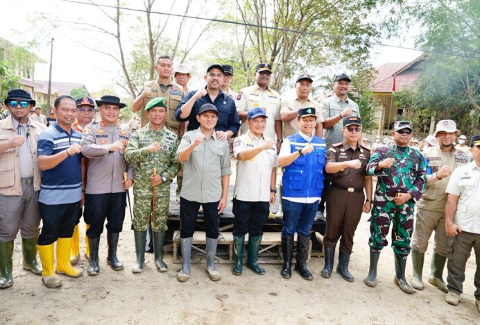 Wagub Aceh Dampingi Mendagri Pimpin Apel Satgas