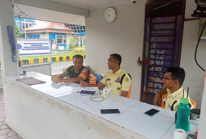 Babinsa dan Security BPVP Bersinergi Bahas Situasi Keamanan Kompleks Perumahan