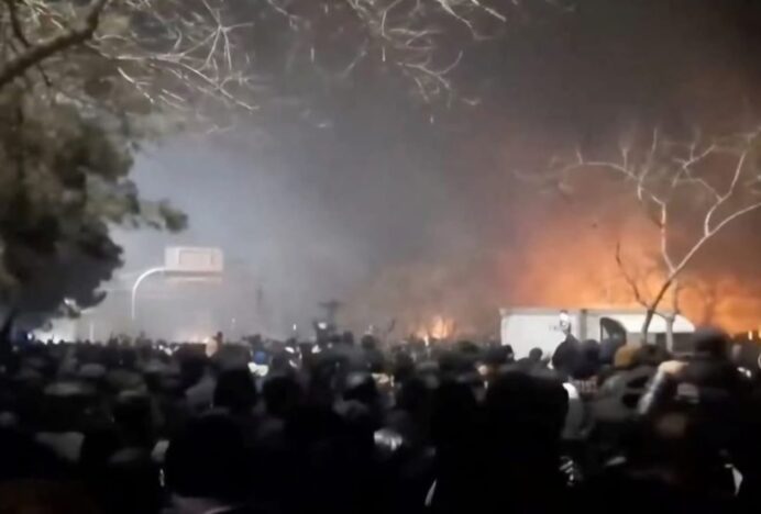 Demo Anti-Pemerintah Iran Makin Rusuh, 500 Orang Tewas