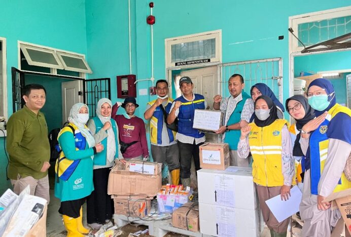 Relawan Satgas Gabungan Pulihkan Instalasi Farmasi Aceh Tamiang Pascabanjir Bandang