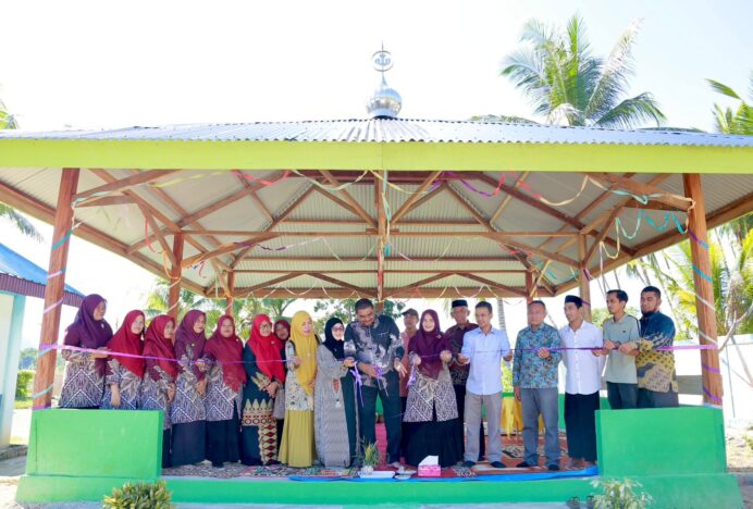 Penantian 21 Tahun, Kemenag Aceh Besar Resmikan Mushalla MIN 41 di Lhoong