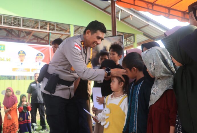 Kapolda Aceh Salurkan Bantuan Pasca Bencana dan Baksos di Subulussalam