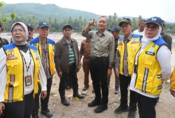Kementerian PU Ambil Langkah Perbaikan Darurat pada Jalan dan Jembatan Terputus di Jeumpa
