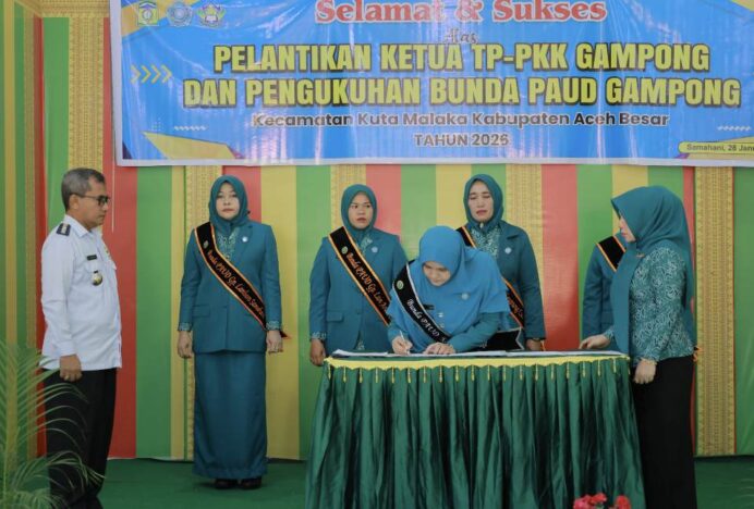 Lantik Ketua TP PKK Gampong, Ini Pesan Rita Mayasari Muharram