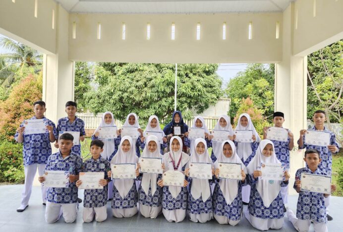 Wakil Ketua DPRK Banda Aceh Apresiasi SMPN 10 Raih Juara Umum Nasional OSKANTARA 2026