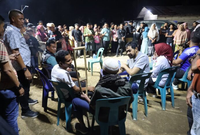 Gubernur Mualem Tinjau Pengungsian Korban Bencana Banjir di Sawang Aceh Utara