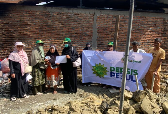 Persistri Aceh dan IPARI Aceh Besar Salurkan Bantuan Ramadhan Korban Banjir Aceh Tamiang