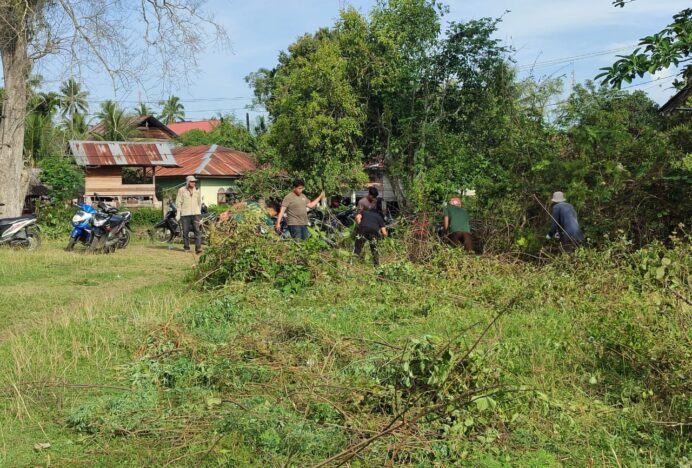 Jelang Ramadhan 1447 H, Warga Gampong Sinyeu Gelar Gotong Royong Bersihkan Lingkungan