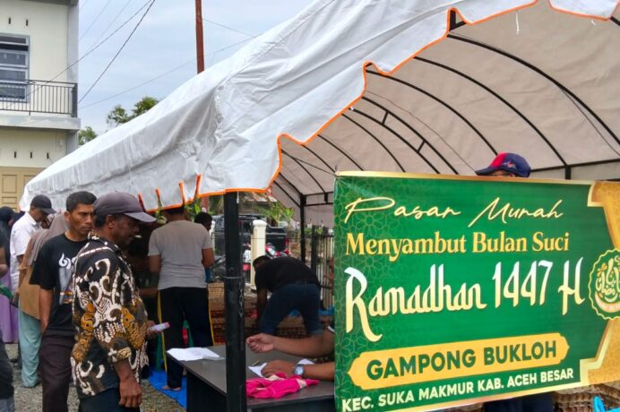 Subsidi 50 Persen, Pasar Murah Gampong Bukloh Disambut Antusias Warga
