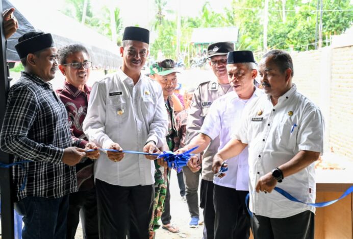 Asisten II Sekdakab Aceh Besar Resmikan TPS 3R Asan Berseri di Gampong Lam Asan