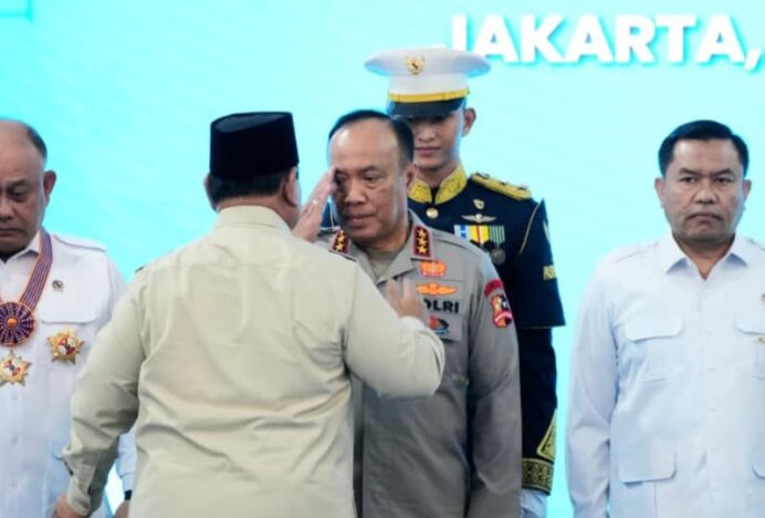 Presiden Prabowo Anugerahkan Bintang Jasa dan Satyalancana Wira Karya kepada Penggerak Program MBG
