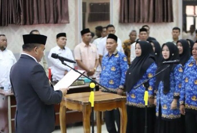 Bupati Agara Lantik 41 Kepala Sekolah