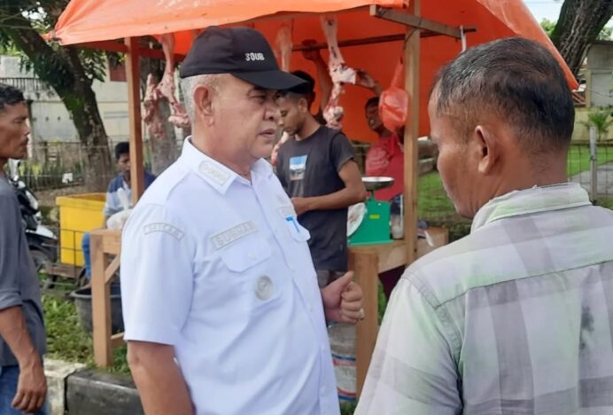 Camat Subhan Tinjau Pasar Meugang Blang Bintang