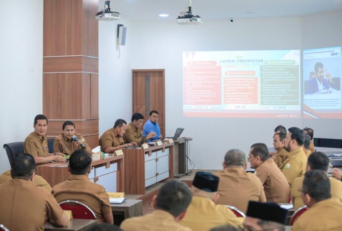 Sekda Aceh Pimpin Rapim Percepatan APBA 2026