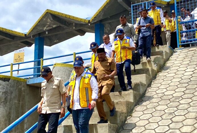 Ketua DPRK Bireuen Dampingi Menteri PUPR Tinjau Infrastruktur Rusak Akibat Bencana Banjir