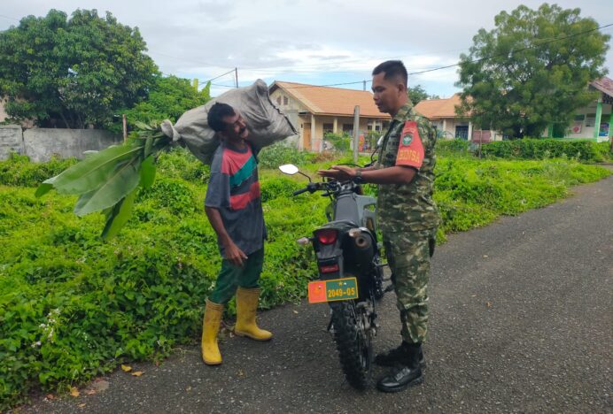 Babinsa Koramil 05/Mesjid Raya Komsos dengan Warga Meunasahl Kulam