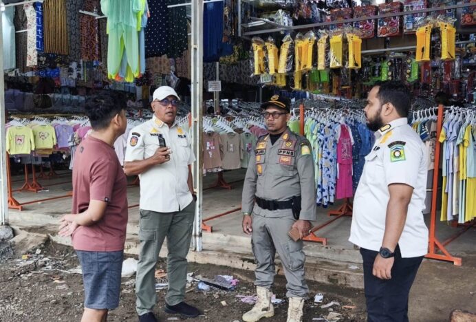 Satpol PP dan WH Aceh Besar Kerahkan Personel Awasi Pasar Meugang di Lambaro