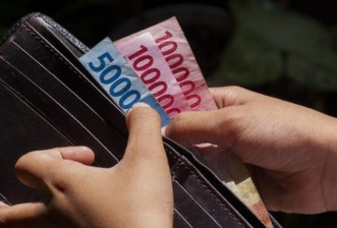 Kapan Paling Lambat THR Diberikan?