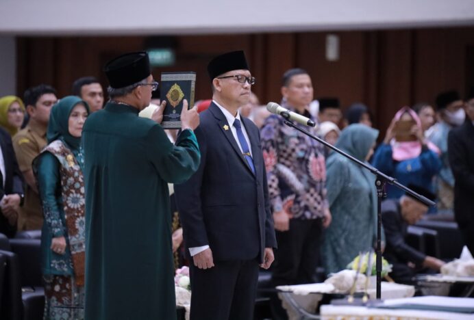 Prof Mirza Tabrani Resmi Jadi Rektor Baru USK
