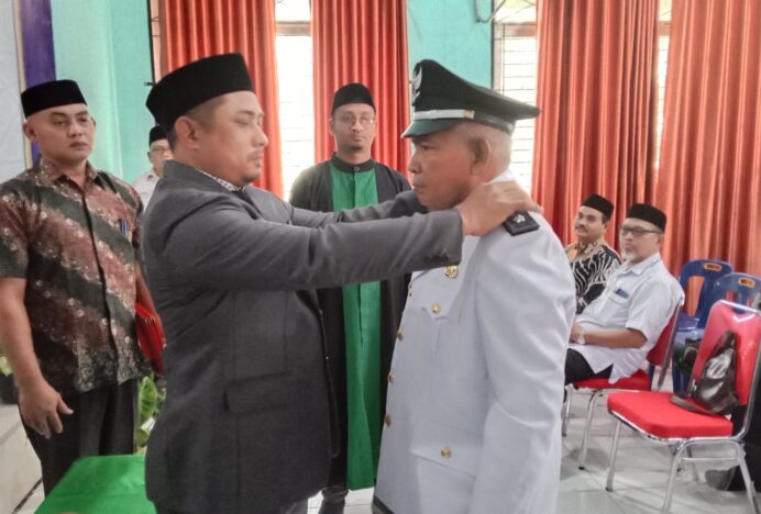 Camat Darul Imarah Lantik Lukfandi sebagai Keuchik Lam Bheu