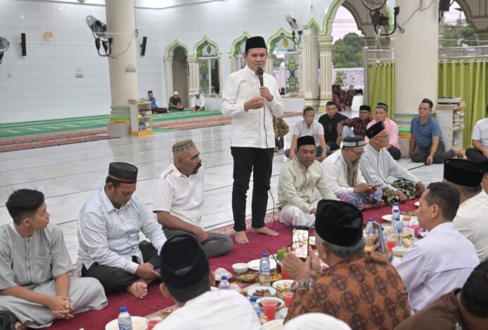 Wagub Aceh Buka Puasa Bersama Masyarakat Teupin Raya