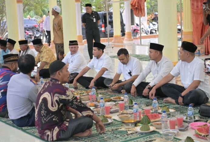 Wagub Aceh Buka Puasa Bersama Warga Matang Drien