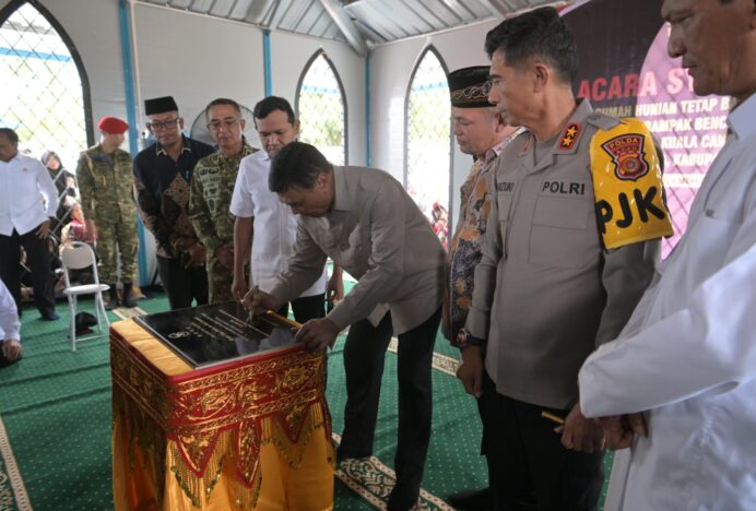 Wagub Aceh Bersama Menko Polkam Resmikan Hunian Tetap Korban Bencana di Aceh Utara