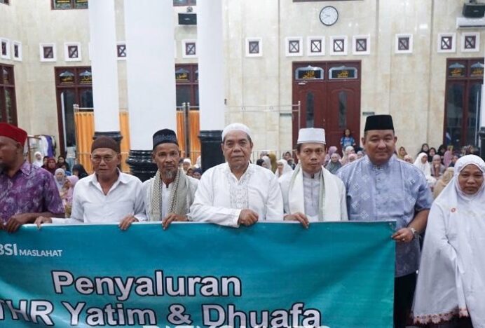Bupati Aceh Tenggara Serahkan Bantuan THR untuk 25 Anak Yatim dan 25 Dhuafa