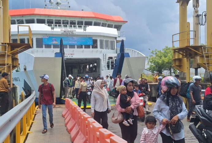 Pemudik di Pelabuhan Ulee Lheue Banda Aceh Relatif Normal Jelang H-2 Idul Fitri 1447 H