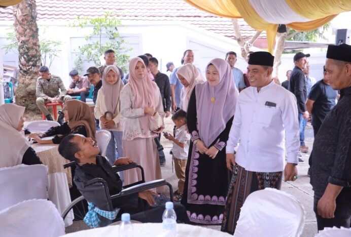 Tak Ada Sekat, Bupati Aceh Besar Silaturahmi Bersama Masyarakat di Kediaman Pribadi