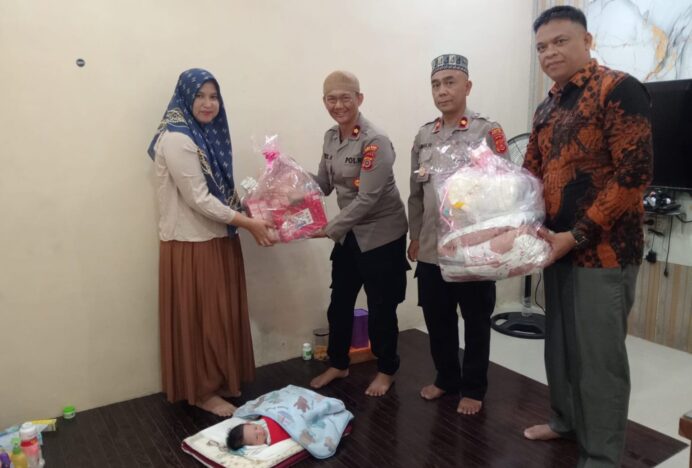 Bayi Ditemukan Warga di Masjid Leupe Lamno, Dapat Bantuan Kapolda Aceh