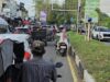 Jalan Pasar Lambaro Macet Total Tanpa Pengaturan Lalu Lintas