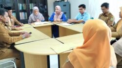 Disdukcapil Banda Aceh Serahkan DP4 ke Lamdom dan Surien