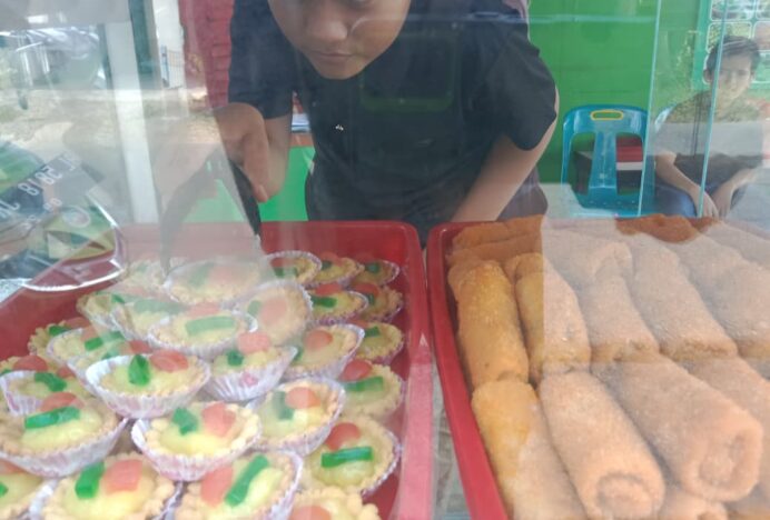 Gerai Takjil Ramadhan Dongkrak Ekonomi Pelaku Usaha di Lubok Aceh Besar