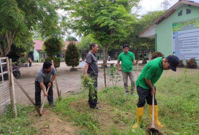Semangat Baru Usai Lebaran, MIN 6 Aceh Besar Tancap Gas dengan Gotong Royong dan Rapat Perdana