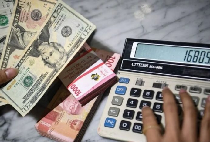 Rupiah Melemah ke Rp16.920 per Dolar AS di Awal Perdagangan