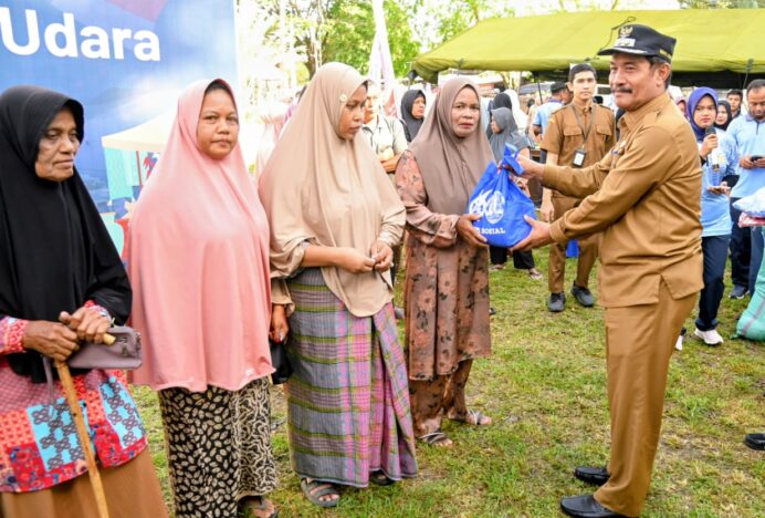 Peringati HUT ke-80 TNI AU, Wabup Aceh Besar Serahkan Bantuan Sosial