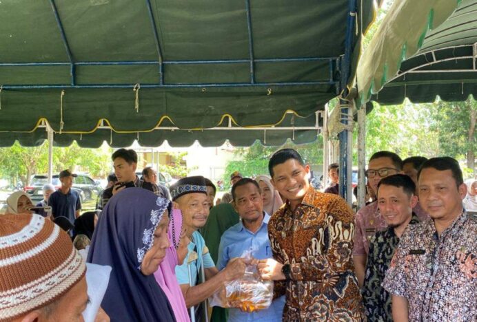 17.854 KPM di Banda Aceh Terima Bantuan Pangan