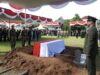 Pangdam IM Hadiri Pemakaman Militer Kopda Anumerta Farizal Romadhon